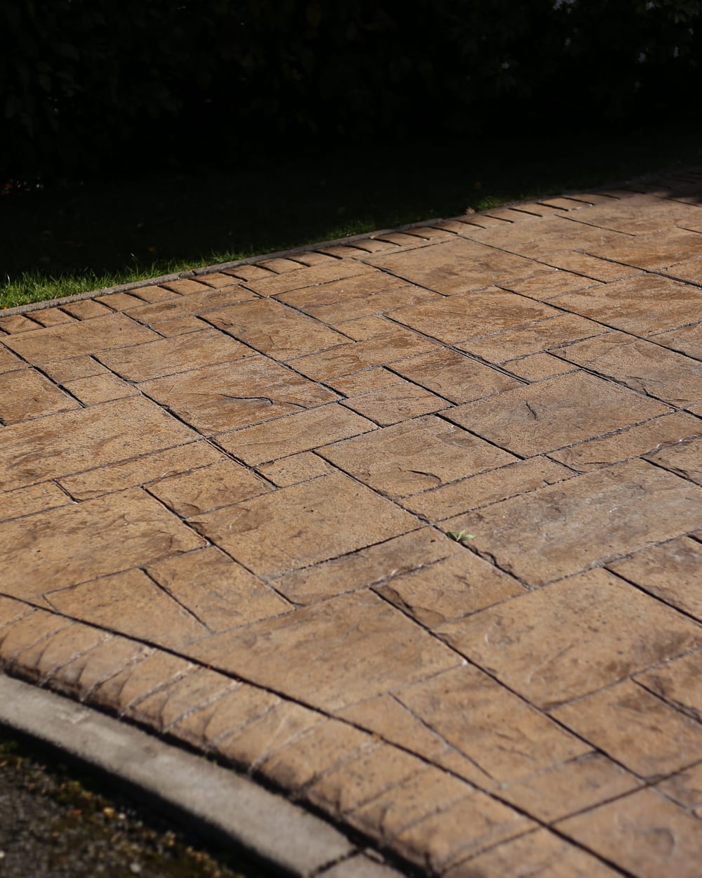 Pattern-imprinted concrete by T & R Paving