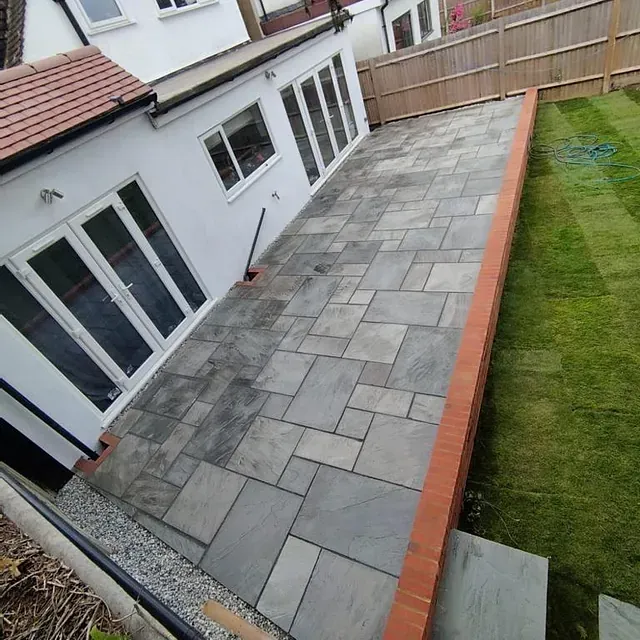 Walls & edging by T & R Paving